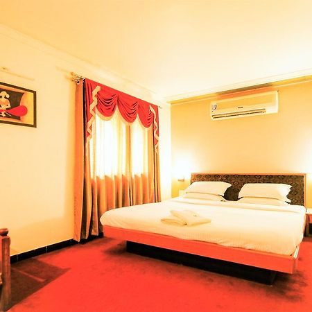 Hotel Sangam Karād 外观 照片