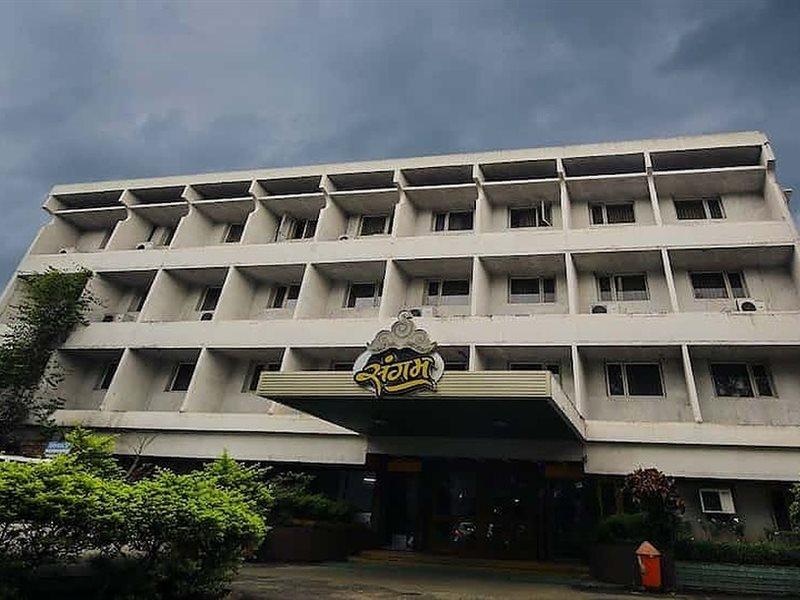Hotel Sangam Karād 外观 照片