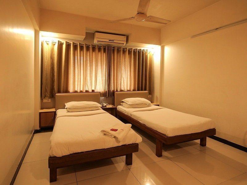 Hotel Sangam Karād 外观 照片