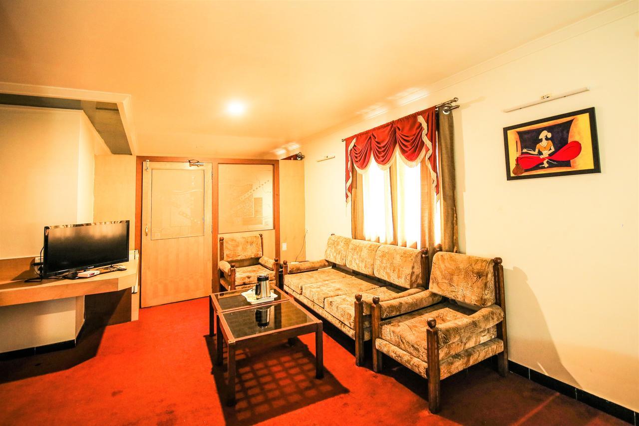 Hotel Sangam Karād 外观 照片