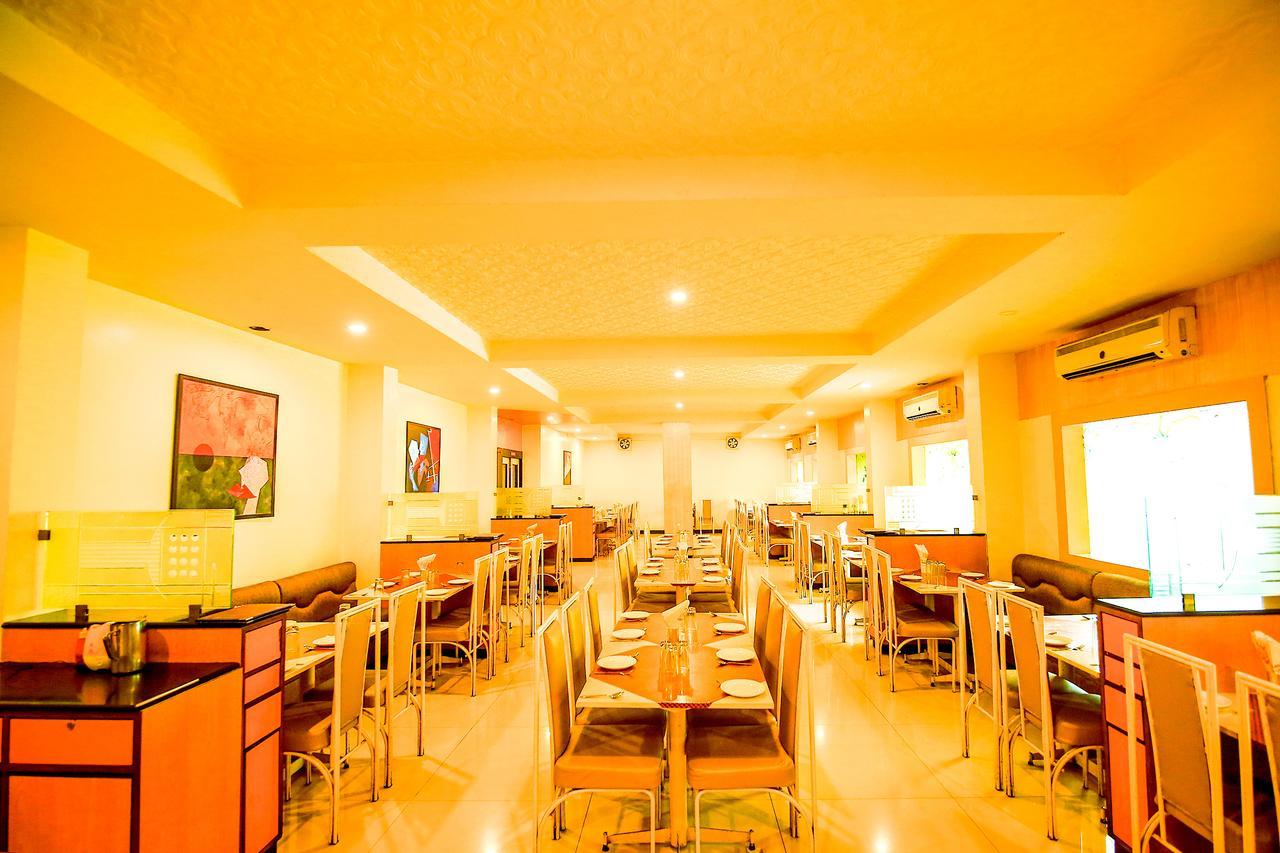 Hotel Sangam Karād 外观 照片