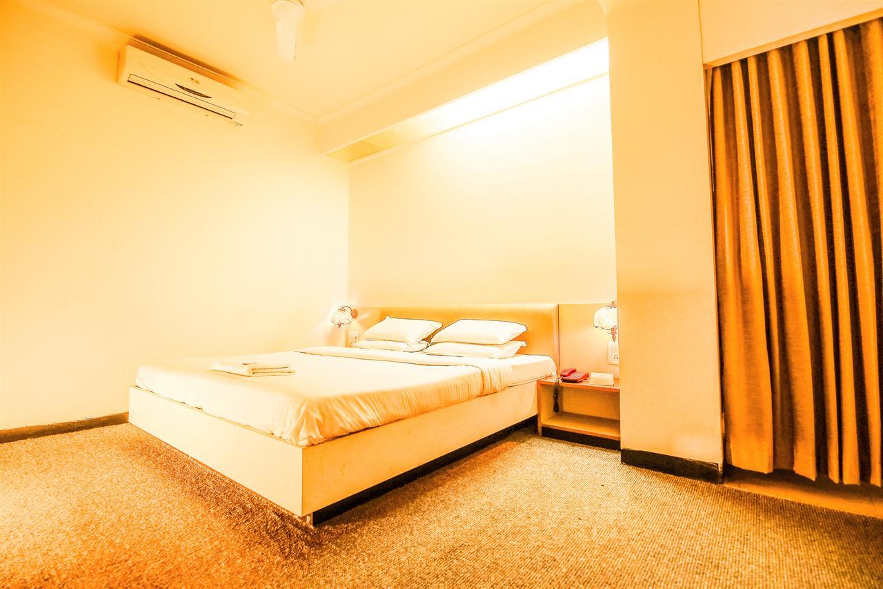 Hotel Sangam Karād 外观 照片