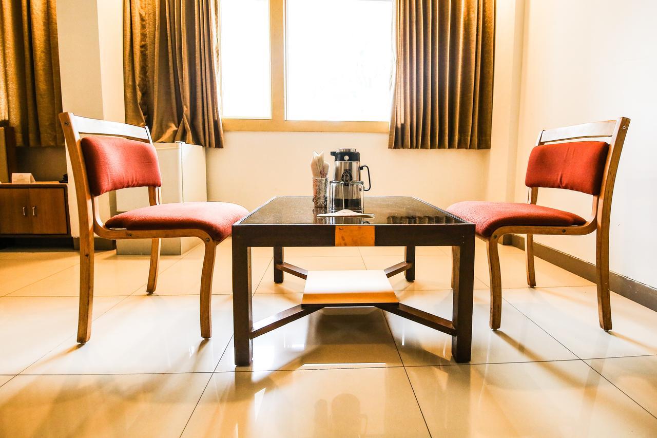 Hotel Sangam Karād 外观 照片